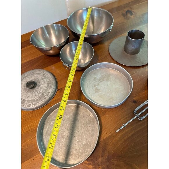 Vintage lot of Kitchen baking dishes - Picture 2 of 9